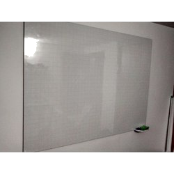 Elaborado en fórmica blanca, con cuadrícula